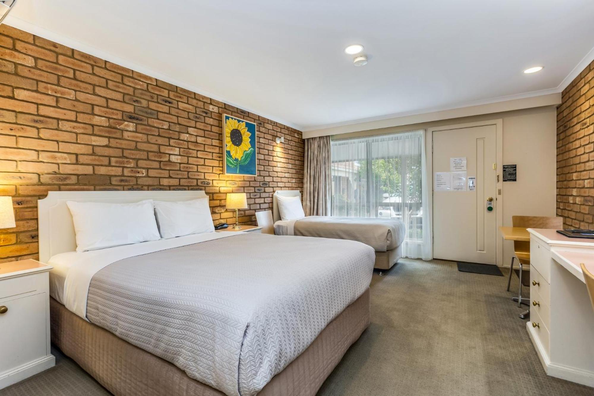 Golden Square Motor Inn Бендиго Экстерьер фото
