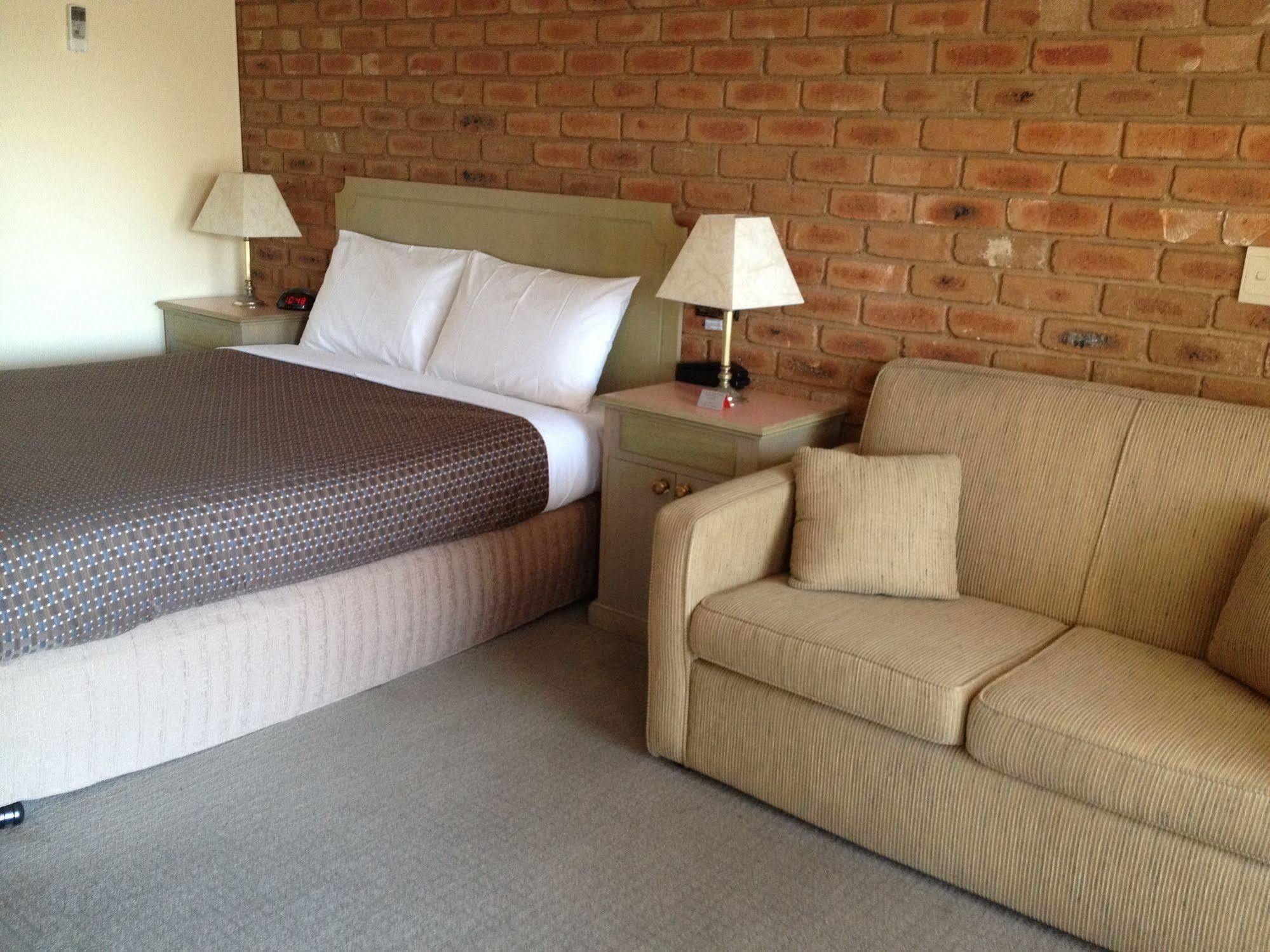 Golden Square Motor Inn Бендиго Экстерьер фото