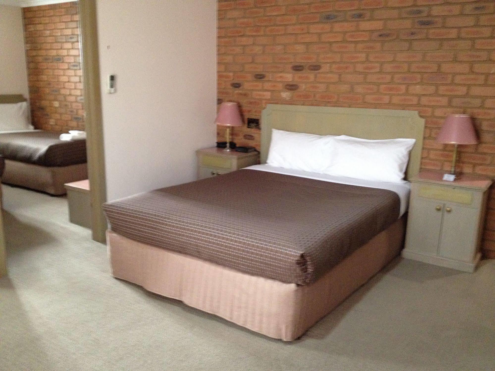 Golden Square Motor Inn Бендиго Экстерьер фото